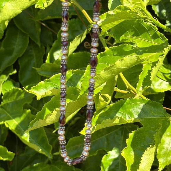 Beaded necklace dark ruby - Picture 3 of 4